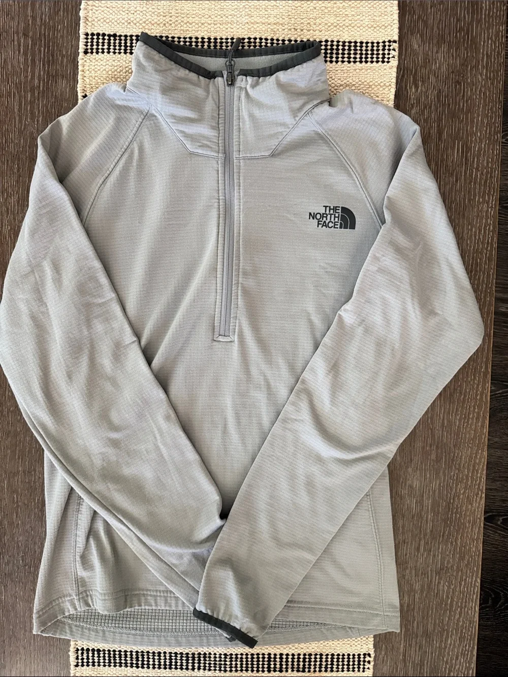 The North Face Men’s Light Gray Quarter-Zip Pullover